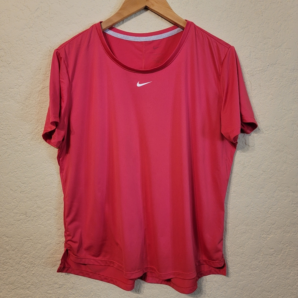 Nike Women's Dri Fit Hot Pink Short Sleeve Tee Sz L